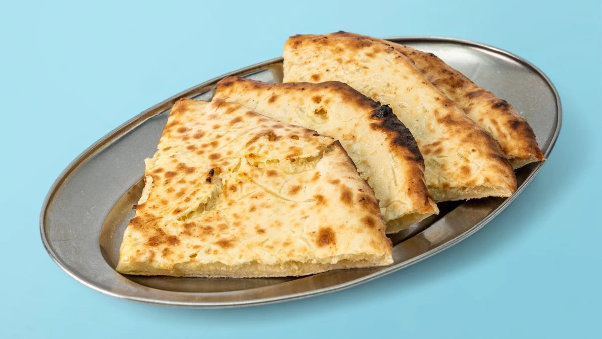 Naan peshwari -amande et poudre de coco